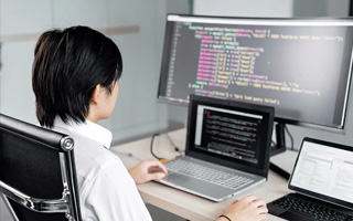 永安 api php源码,下载的php源码怎么运行呢？